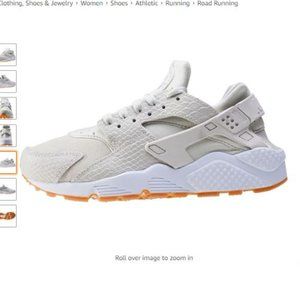 Nike Women's Air Huarache Run SE size 7